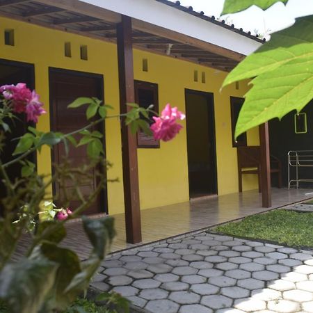 Blue Flame Inn Banyuwangi (East Java) Exterior photo