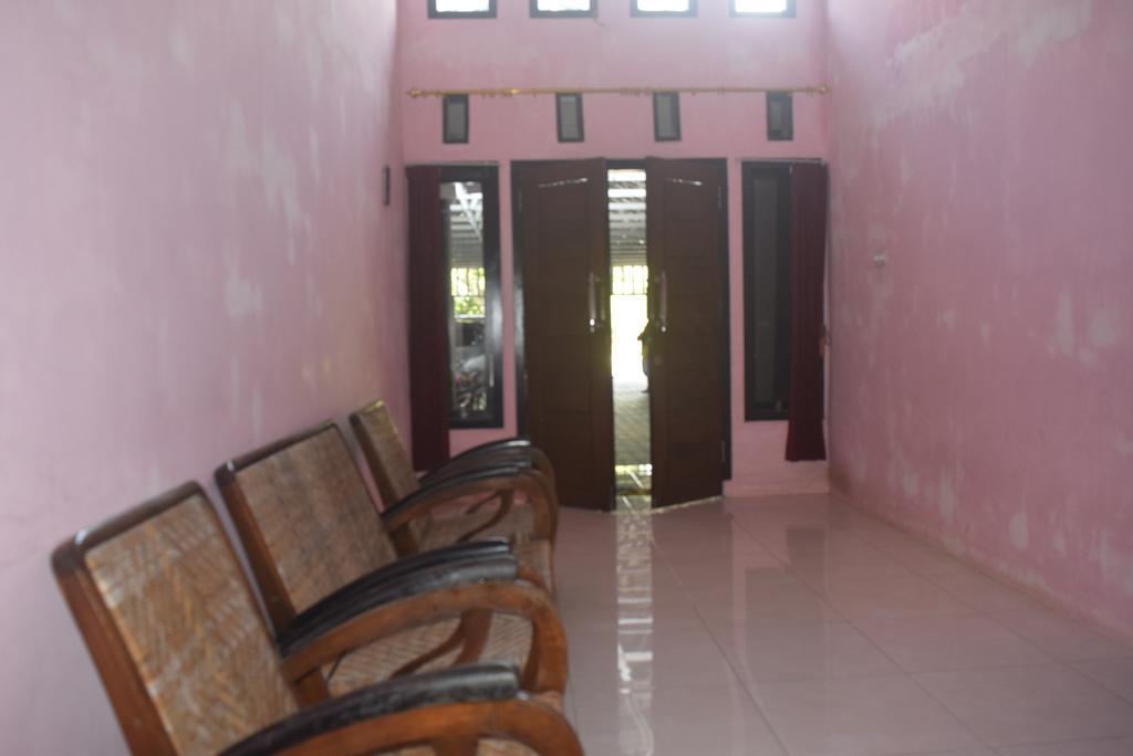 Blue Flame Inn Banyuwangi (East Java) Exterior photo