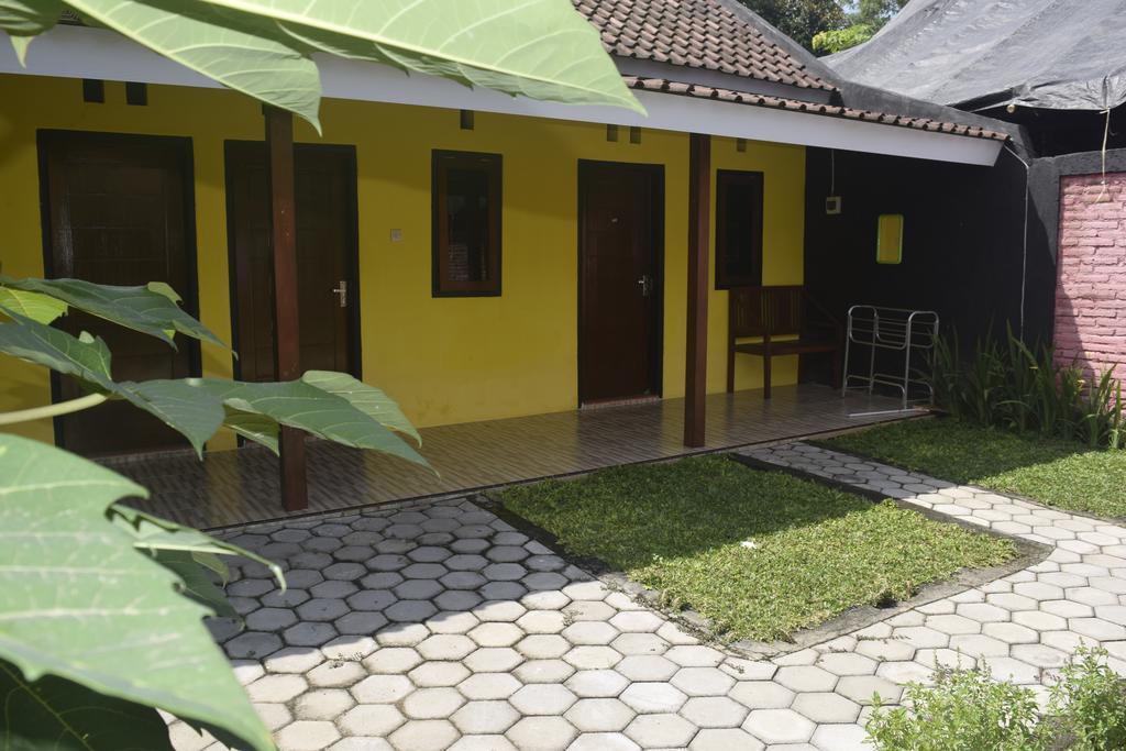 Blue Flame Inn Banyuwangi (East Java) Exterior photo
